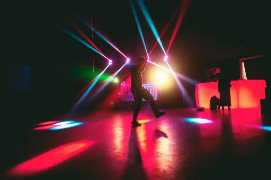 Вечеринка с DJ Badrops в Q Bar